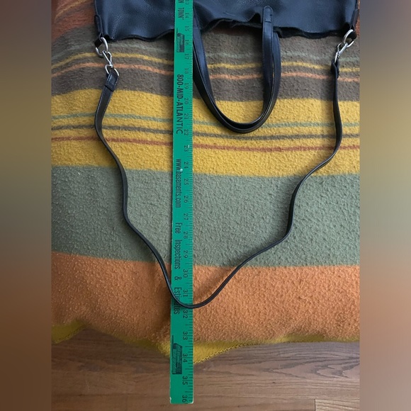 NWT Linea Pelle Cream Leather Tote W Stud Detail & Crossbody - Picture 13 of 15